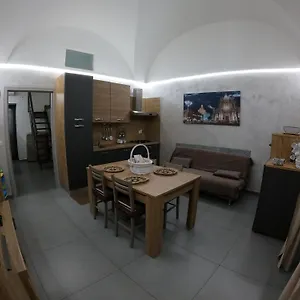 Aitho 45 , Aeroporto di Catania Fontana Rossa Italia